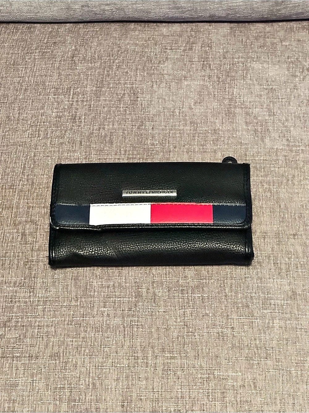 Tommy Hilfiger Color Block Wallet in Black & Red